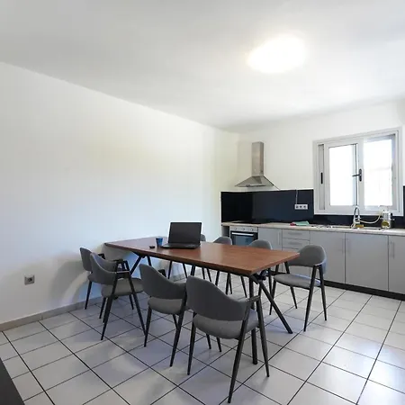 Demetrious * Kondaraina