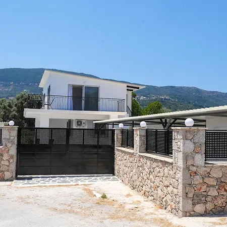 Demetrious Дом отдыха *