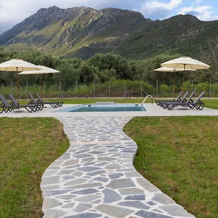 Demetrious Kondaraíni